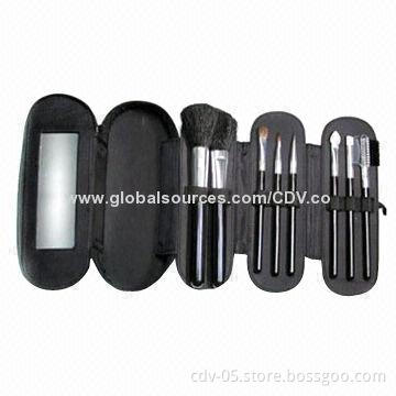 8-piece travel brush set with good cosmetic pouch